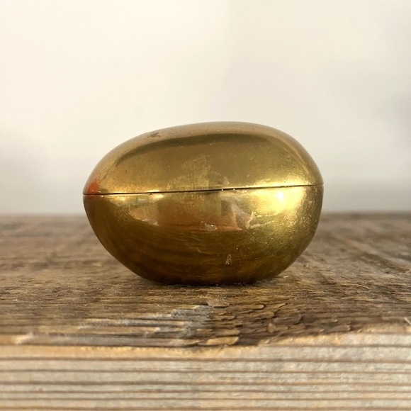 Solid brass egg trinket box - Picture 1 of 6